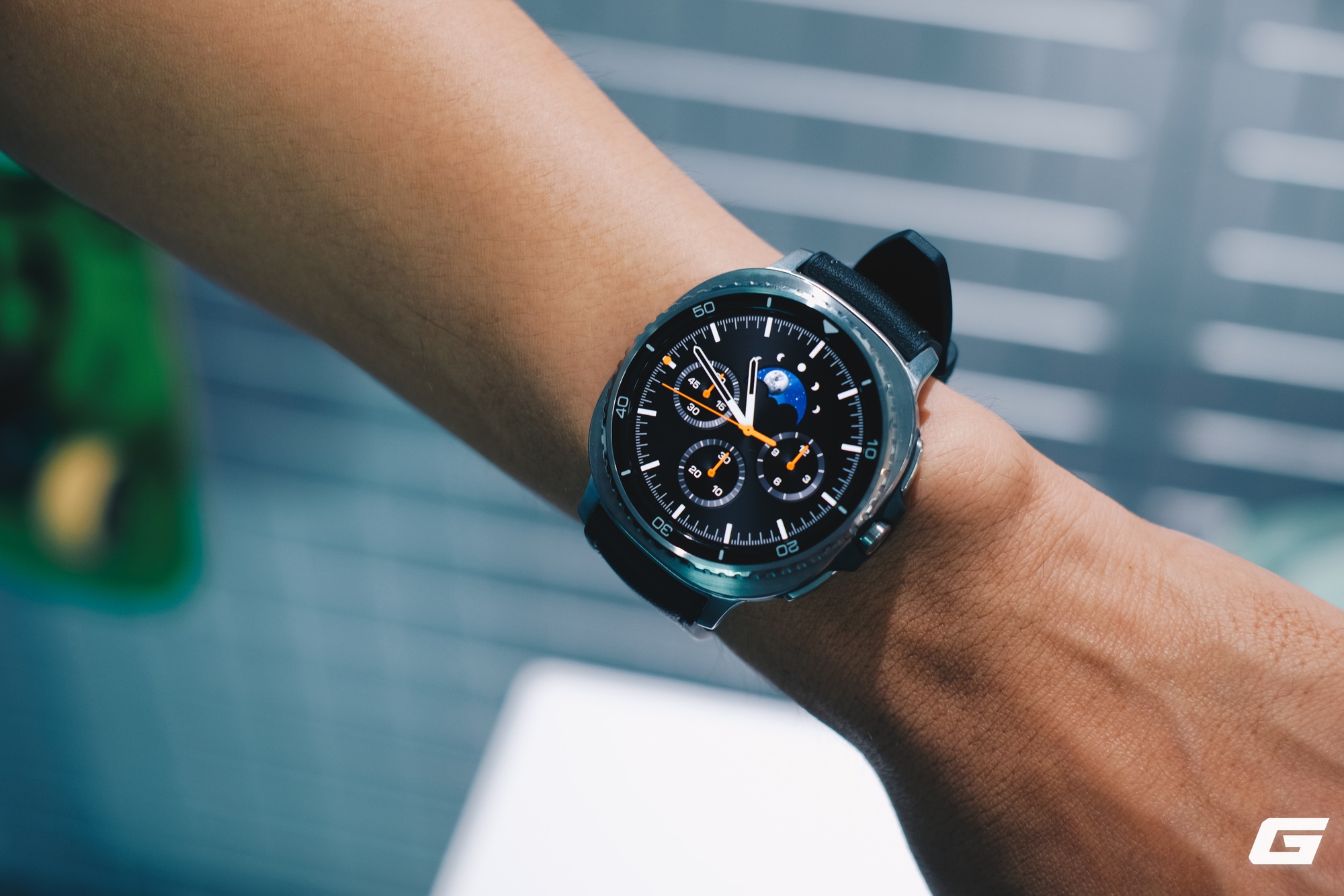 Lý do Samsung chuyển từ Tizen sang Wear OS cho Galaxy Watch - Ảnh 1.
