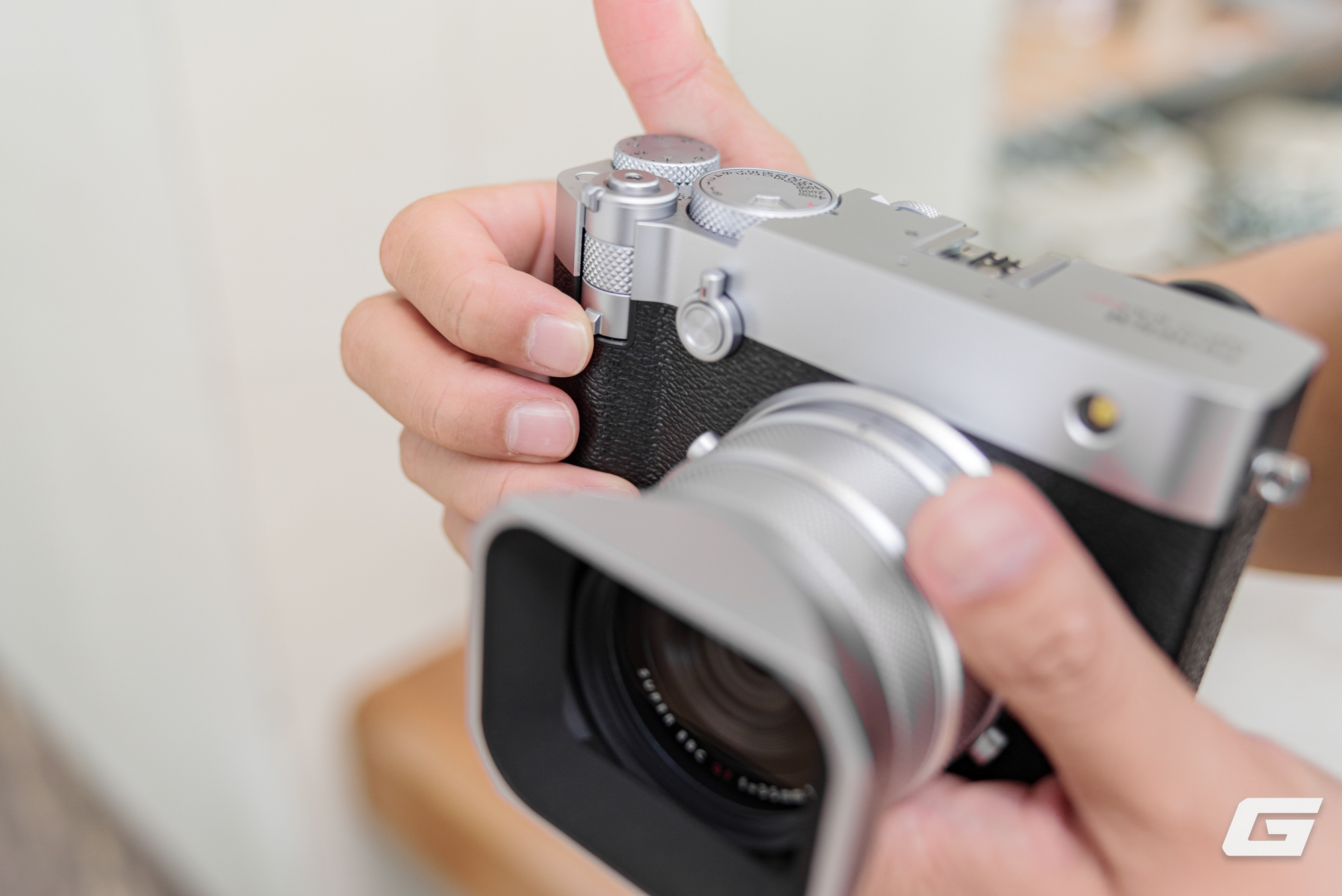 Đánh giá GFX100RF: Chiếc máy ảnh khiến tôi có cảm tình lại với Fujifilm- Ảnh 25.