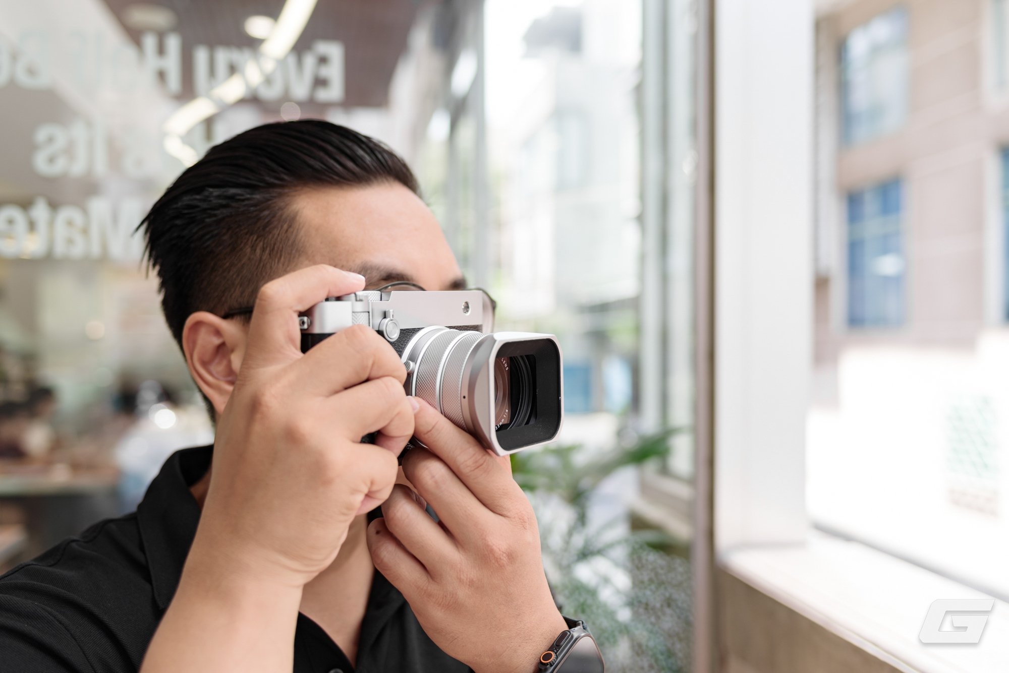Đánh giá GFX100RF: Chiếc máy ảnh khiến tôi có cảm tình lại với Fujifilm- Ảnh 6.