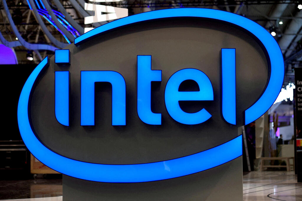 CEO Intel thừa nhận khó khăn: Thua kém về AI, không còn thuộc top 10 công ty bán dẫn, sa thải nhiều nhân sự- Ảnh 3.