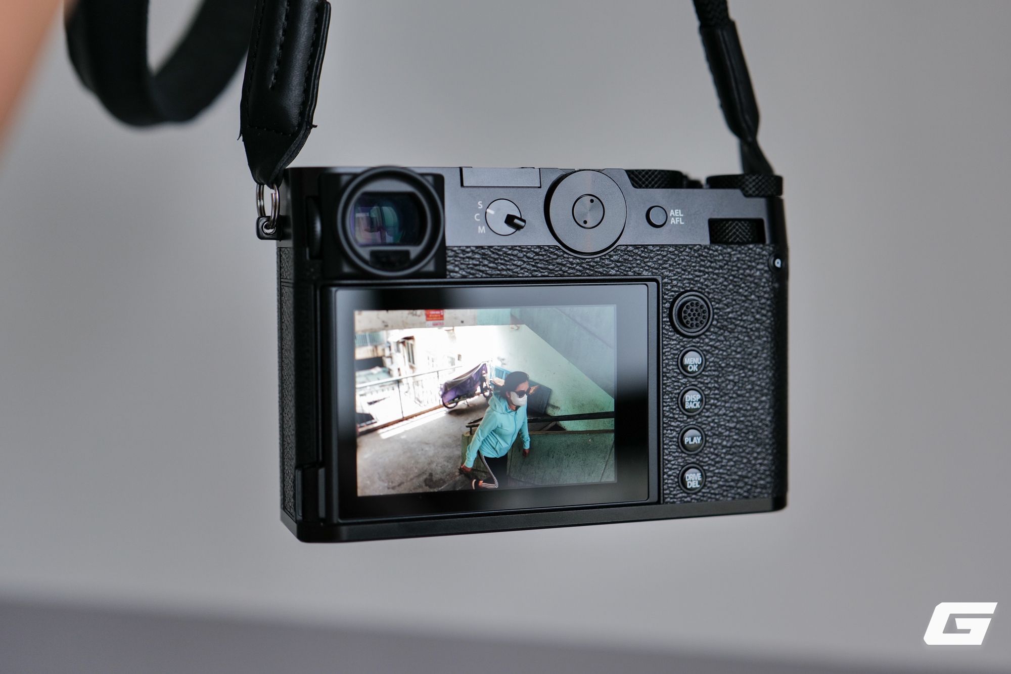 Đánh giá GFX100RF: Chiếc máy ảnh khiến tôi có cảm tình lại với Fujifilm- Ảnh 9.