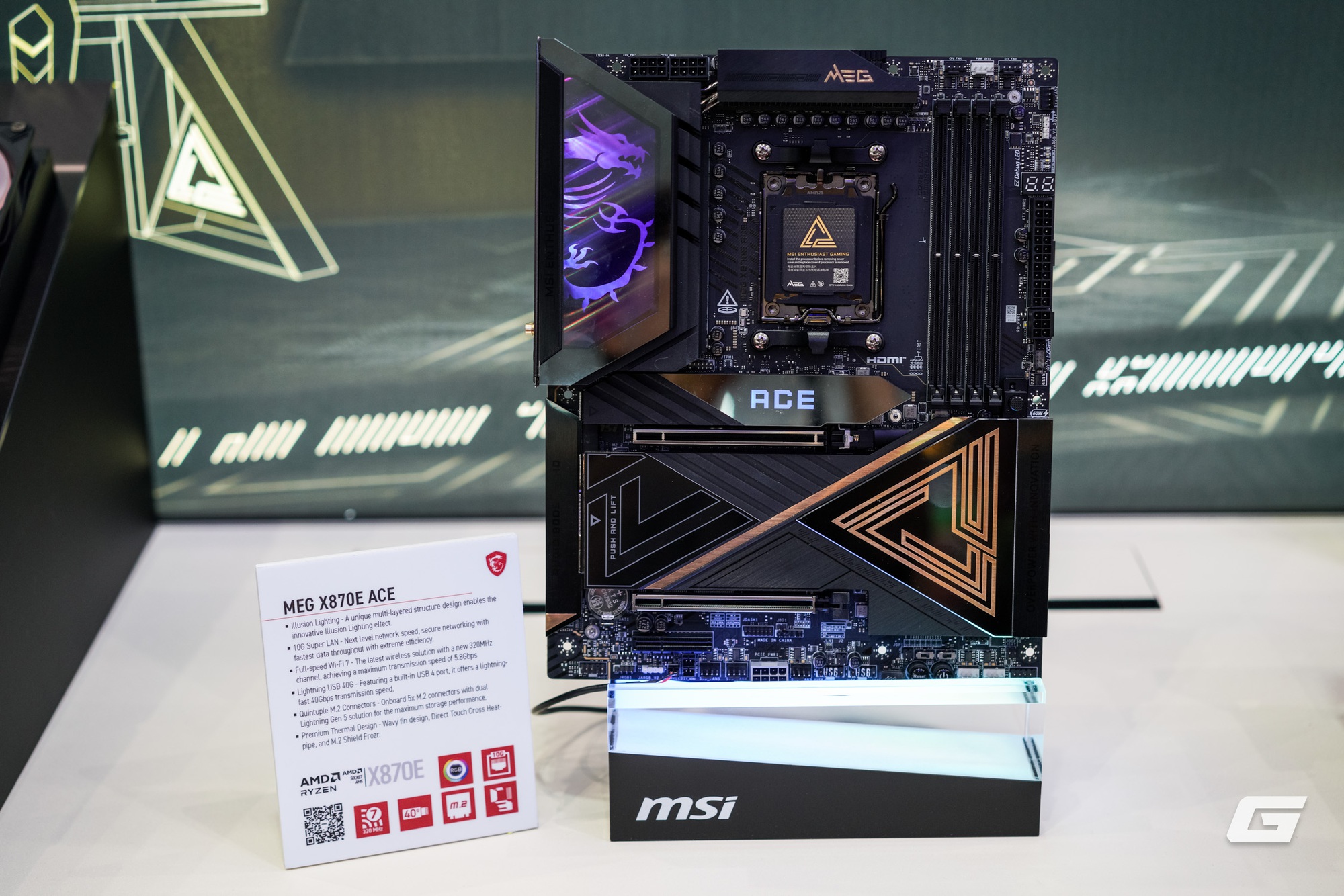 Dạo qua gian hàng MSI tại Computex 2025: GPU mạ Titan, tản nhiệt CPU mà có màn hình... to như smartphone- Ảnh 10.