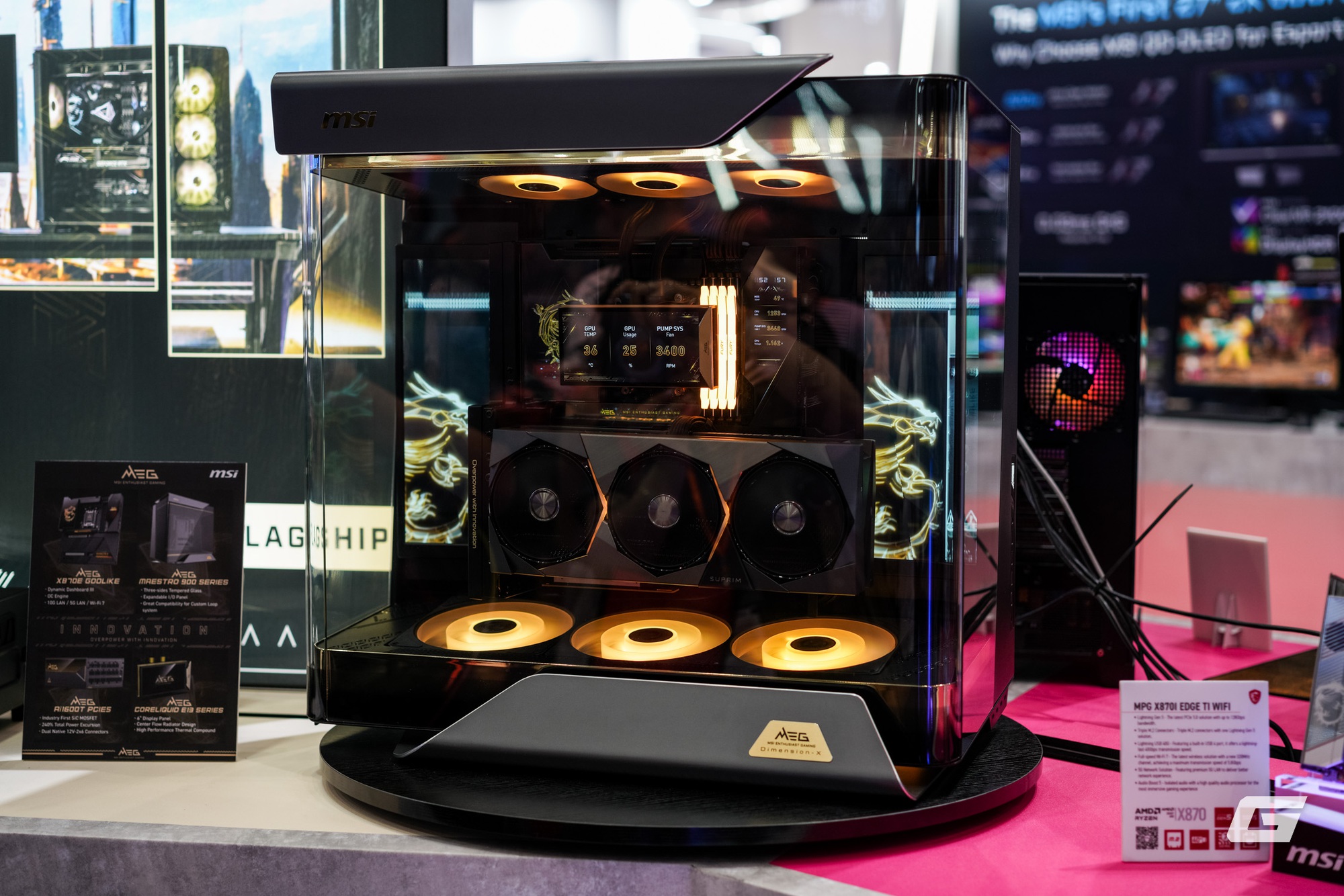 Dạo qua gian hàng MSI tại Computex 2025: GPU mạ Titan, tản nhiệt CPU mà có màn hình... to như smartphone- Ảnh 7.