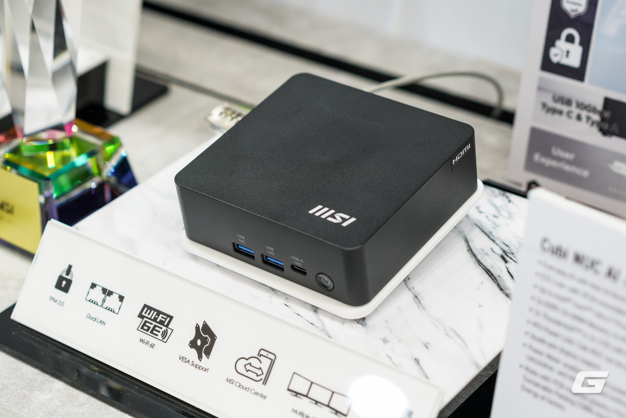 Dạo qua gian hàng MSI tại Computex 2025: GPU mạ Titan, tản nhiệt CPU mà có màn hình... to như smartphone- Ảnh 2.