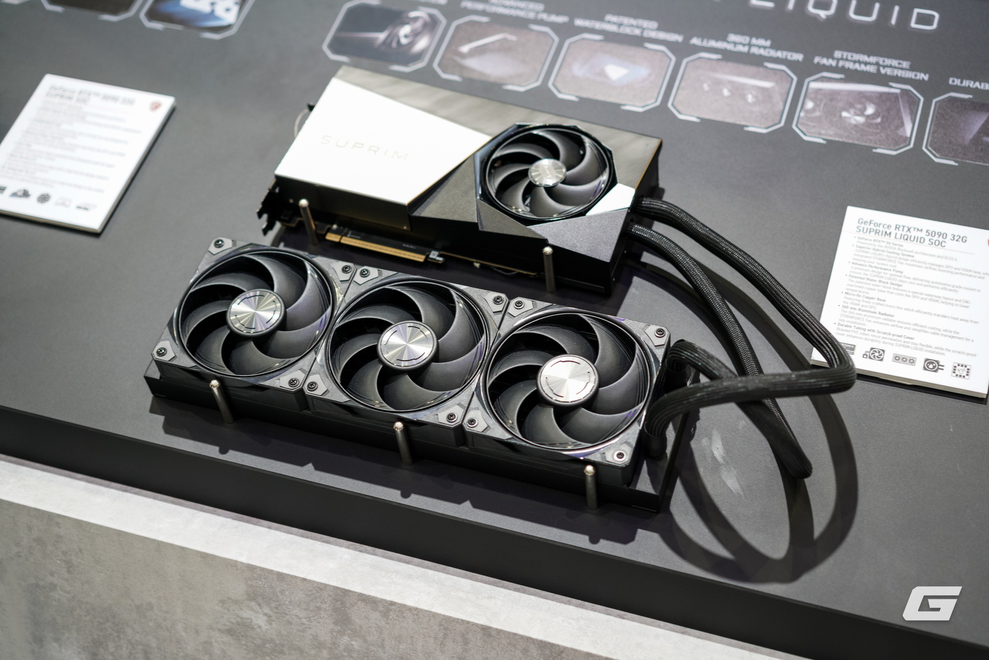 Dạo qua gian hàng MSI tại Computex 2025: GPU mạ Titan, tản nhiệt CPU mà có màn hình... to như smartphone- Ảnh 30.
