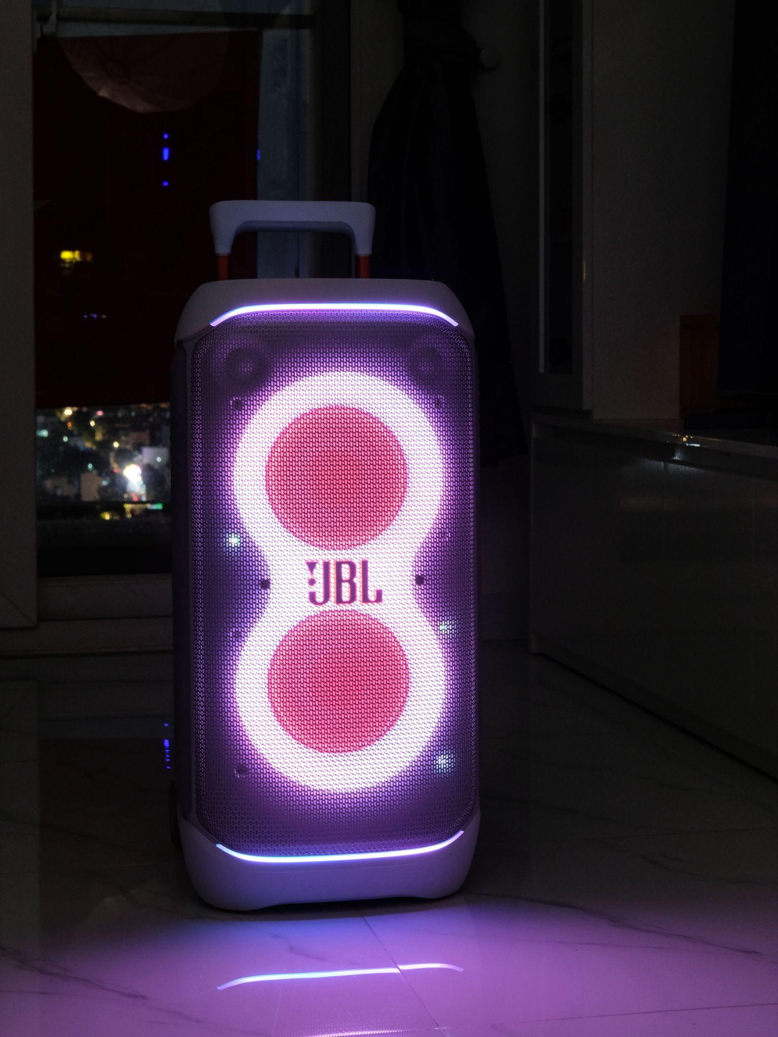 Khám Phá JBL PartyBox Stage 320 Phiên Bản Trắng: Sự Đột Phá Trong Thế Giới Loa Tiệc - Ảnh 5.