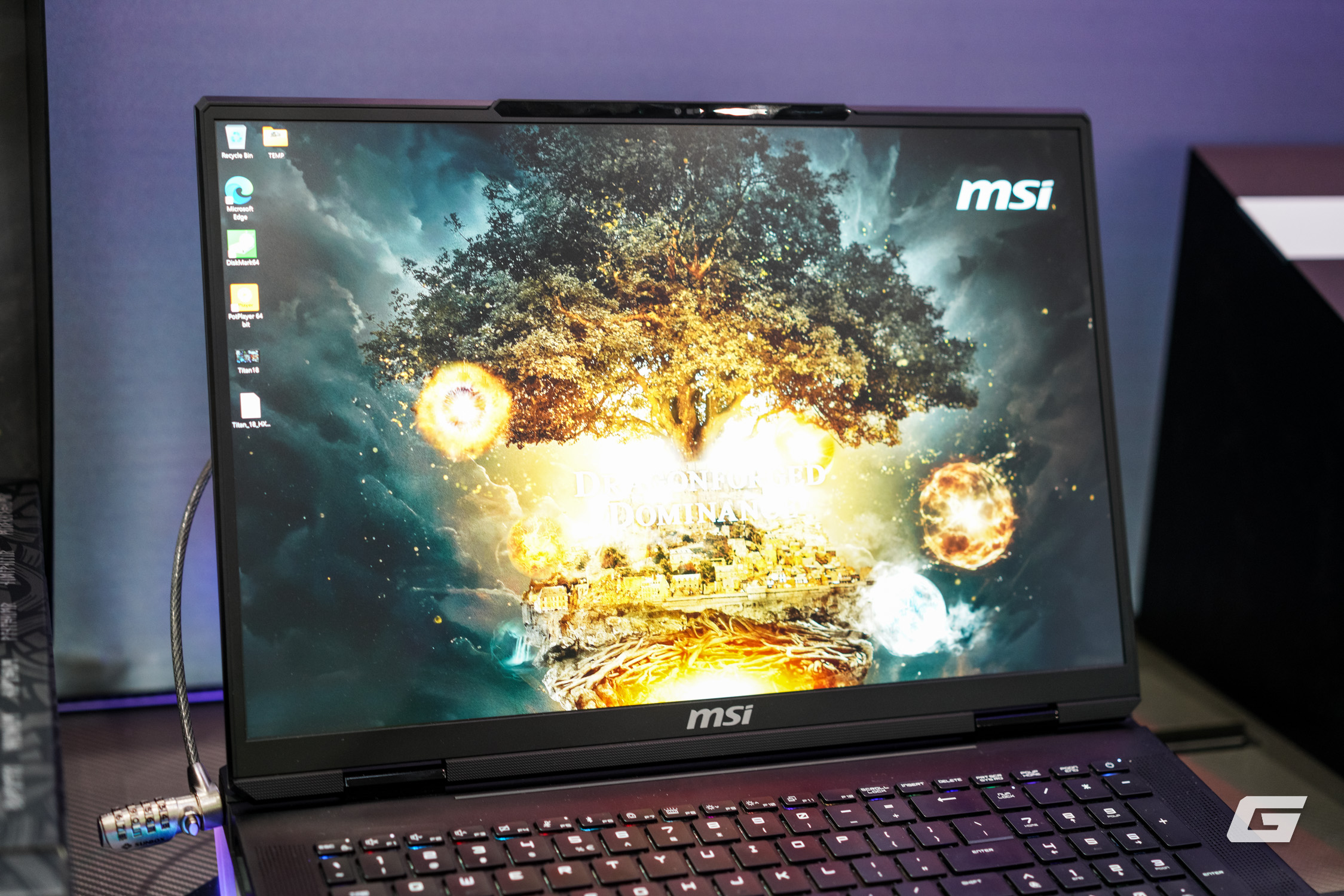Chiếc Laptop Gaming Đắt Nhất Thế Giới: Thiết Kế Rồng Phát Sáng và Cấu Hình Siêu Khủng - Ảnh 2.