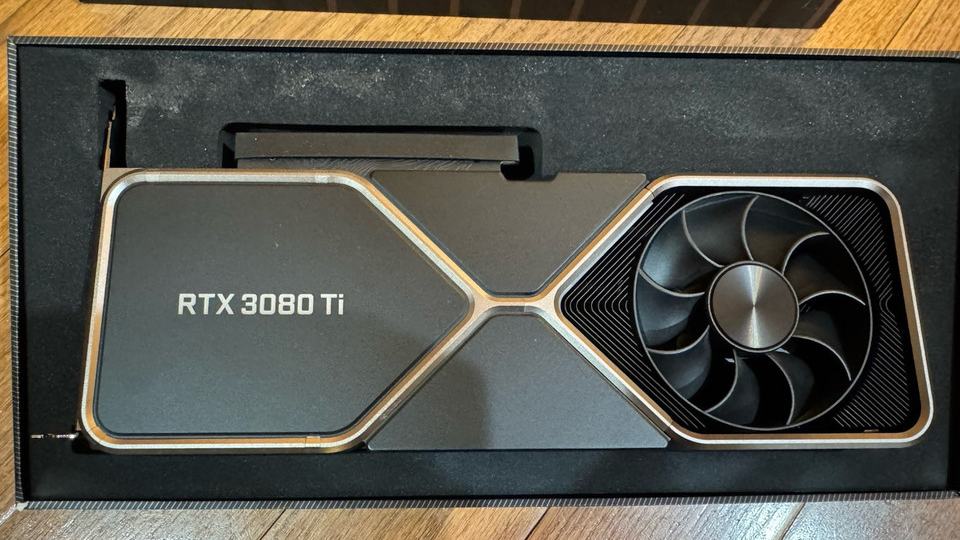 Chiếc RTX 3080 Ti hiếm hoi này có giá hơn 50 triệu đồng- Ảnh 1.